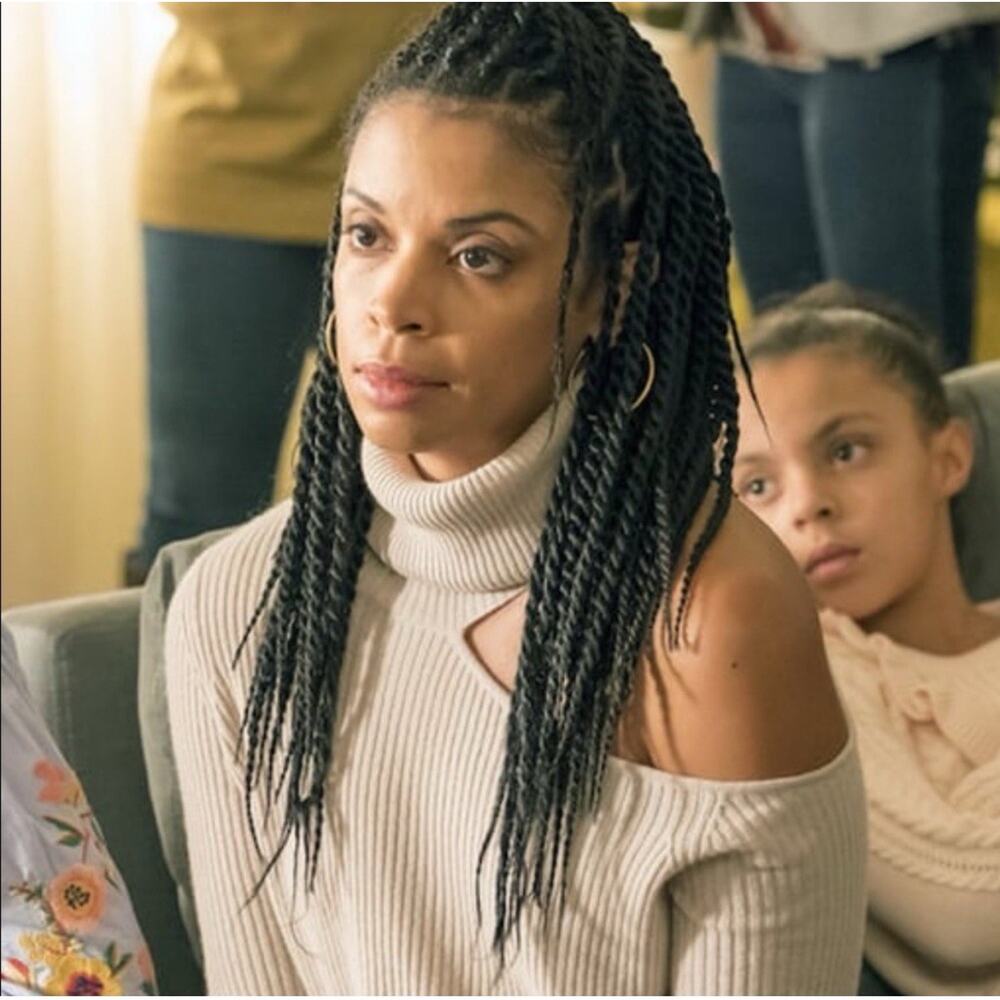 ROI Cold‎ Shoulder Cowl Neck Ribbed Knit Sweater Cream Cashmere Thumbholes Sz XS